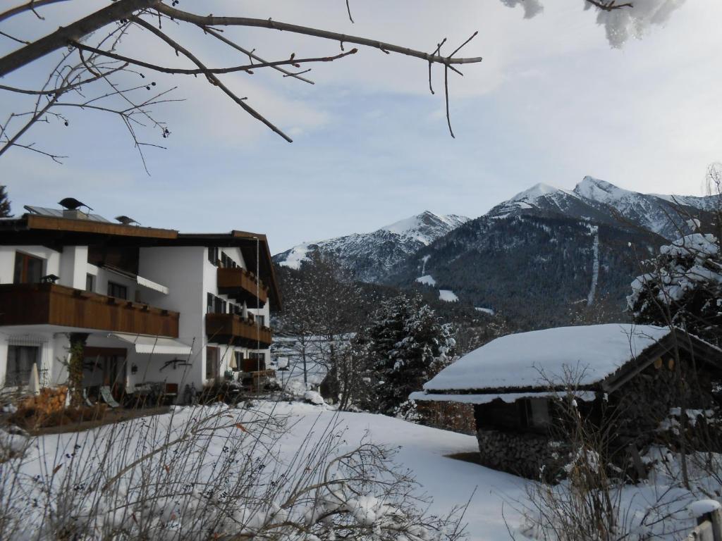 Landhaus Frenes Apartments Seefeld in Tirol Exterior foto